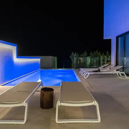 Villa Mediterranean Waterfront *