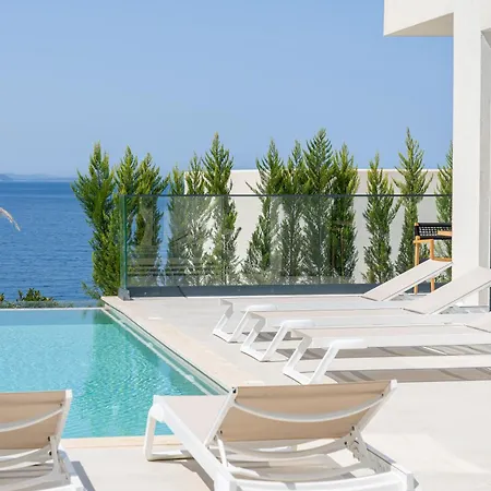 Villa Mediterranean Waterfront Sarandë