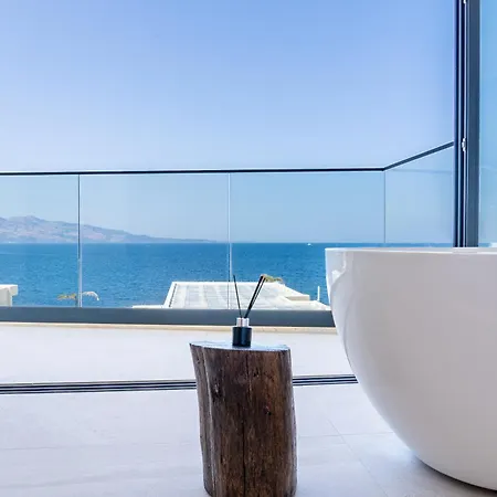 Villa Mediterranean Waterfront Sarandë
